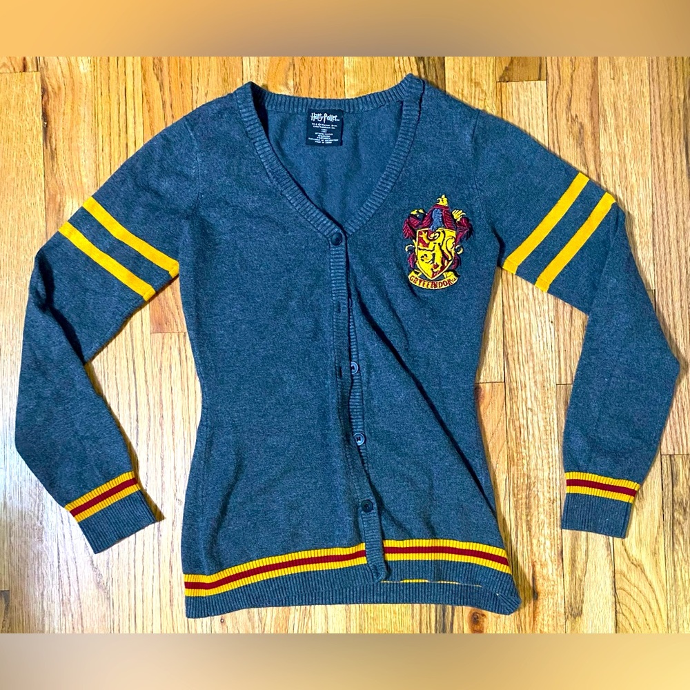 UNIVERSAL Women’s Harry Potter Gryffindor Gray Cardigan Logo Sweater Size XS